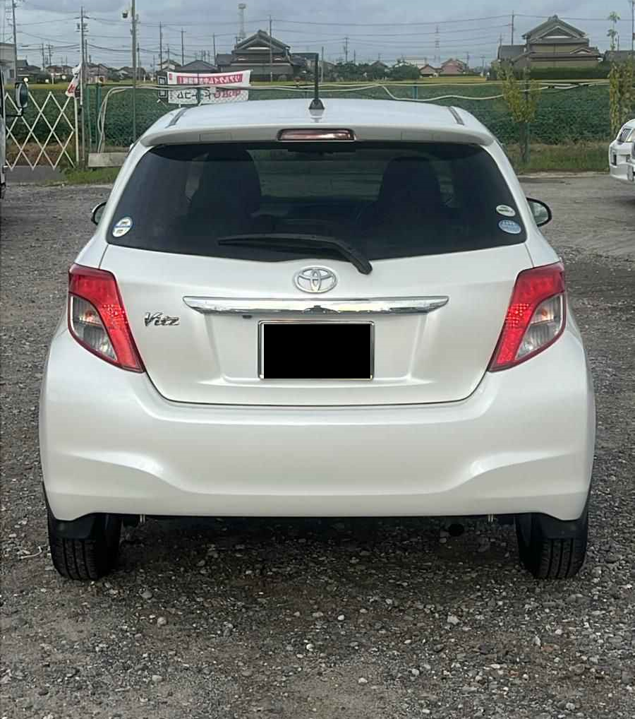 
								Toyota Vitz 2011 full									