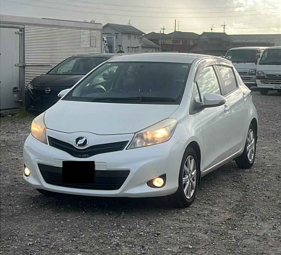 
								Toyota Vitz 2011 full									