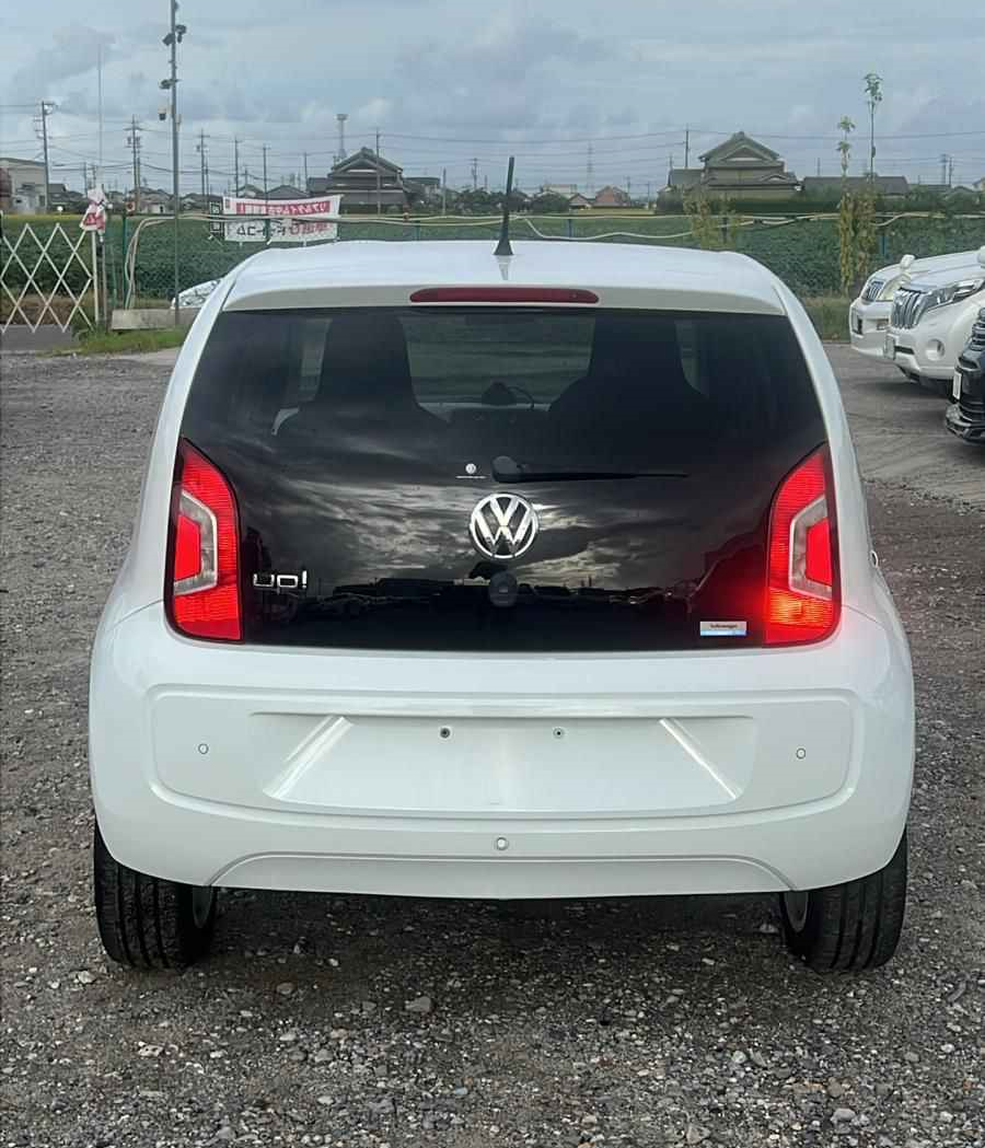 
								Volkswagen Up! 2013 full									