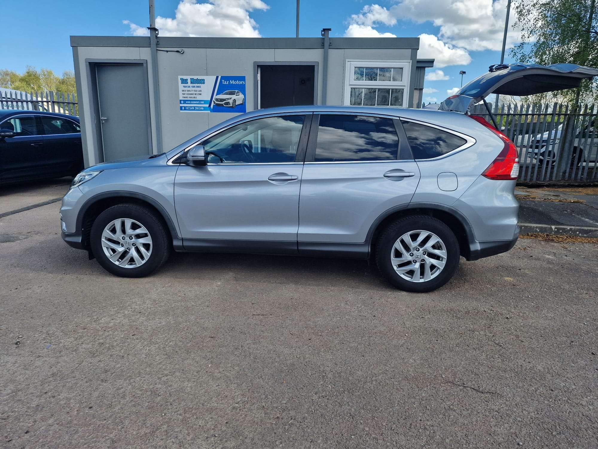 
								Honda CR-V Grey 2016 Man. full									