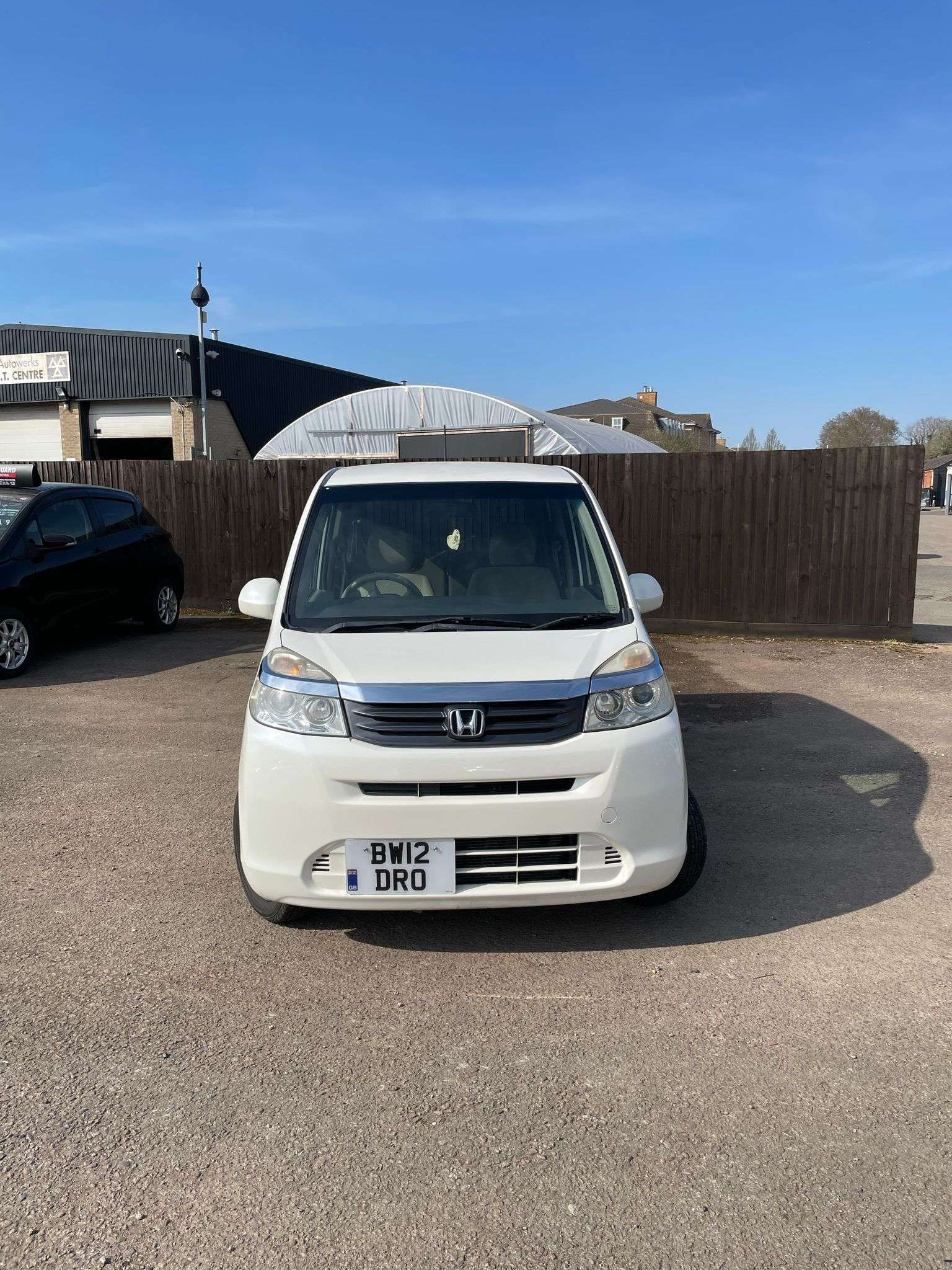 
								Honda Life 2012 White Auto. full									