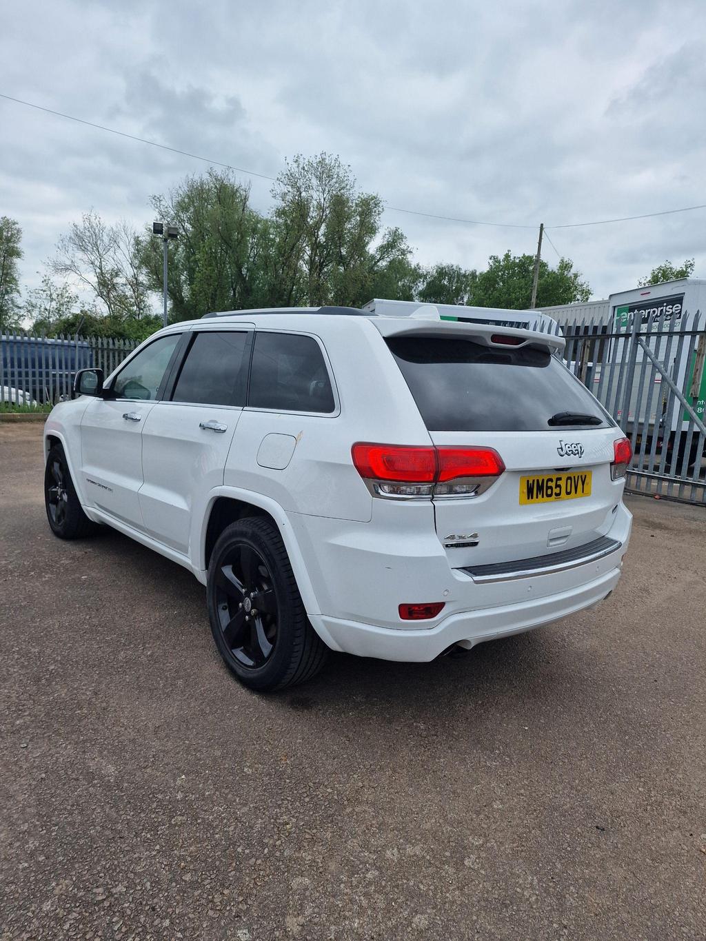 
								Jeep Grand Cherokee 2015 Auto White full									