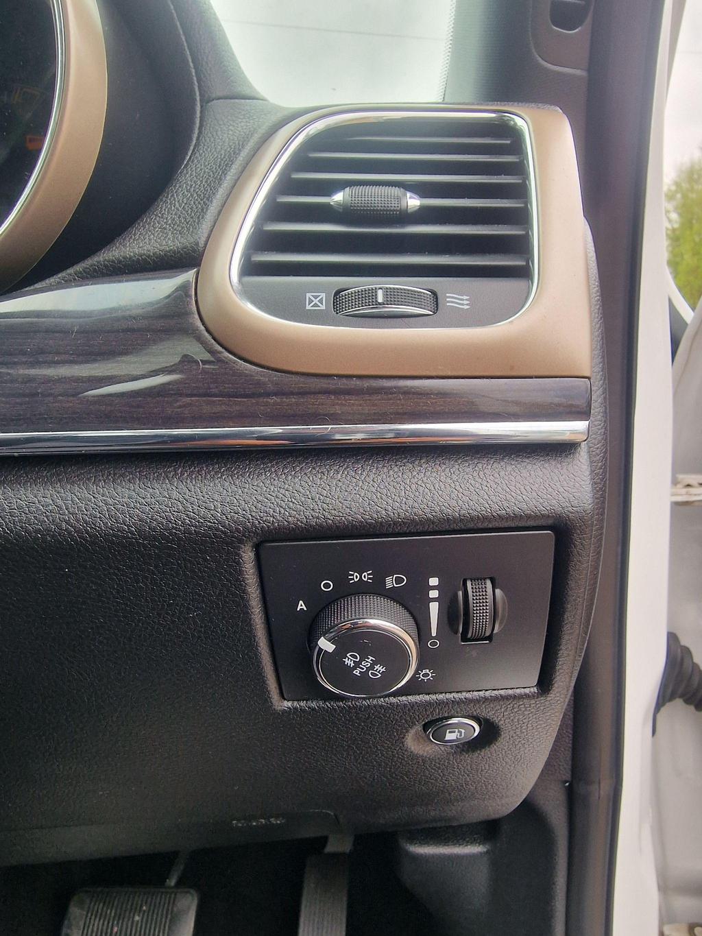 
								Jeep Grand Cherokee 2015 Auto White full									