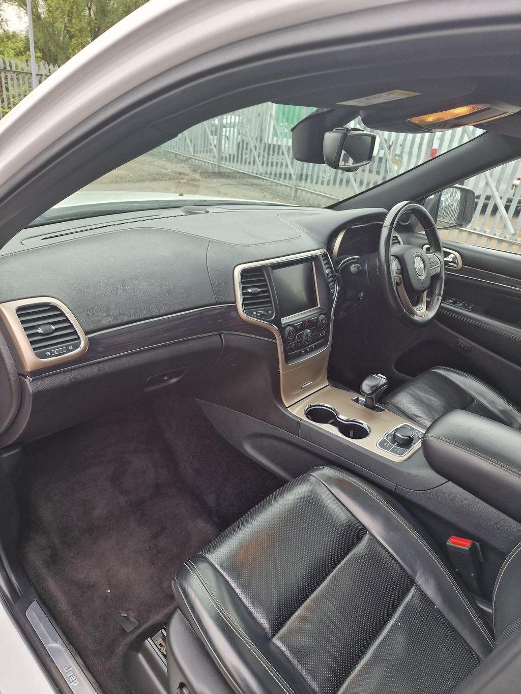 
								Jeep Grand Cherokee 2015 Auto White full									