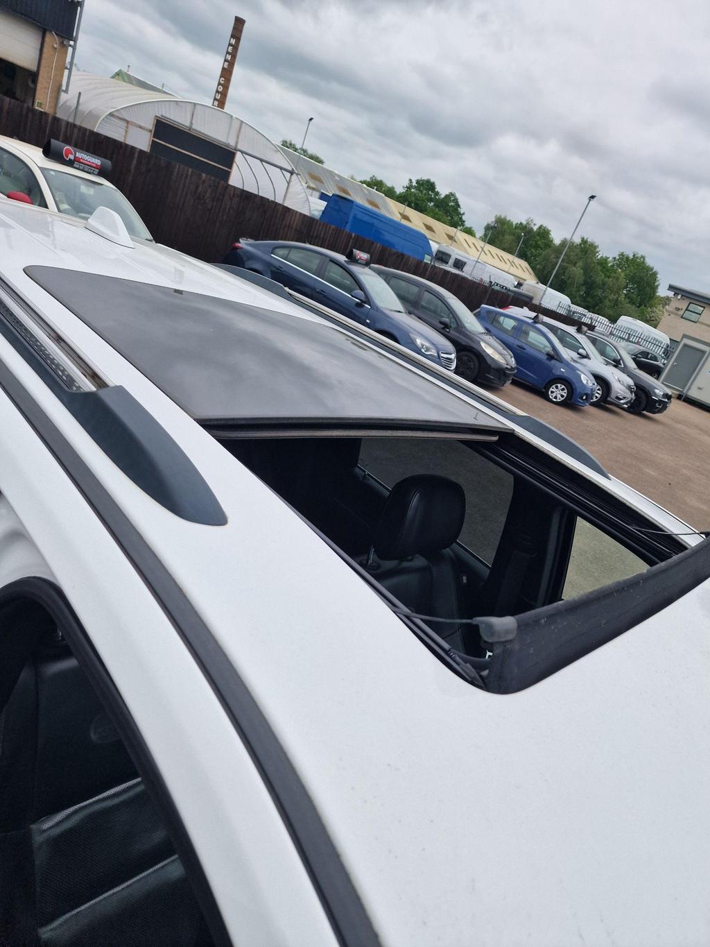 
								Jeep Grand Cherokee 2015 Auto White full									