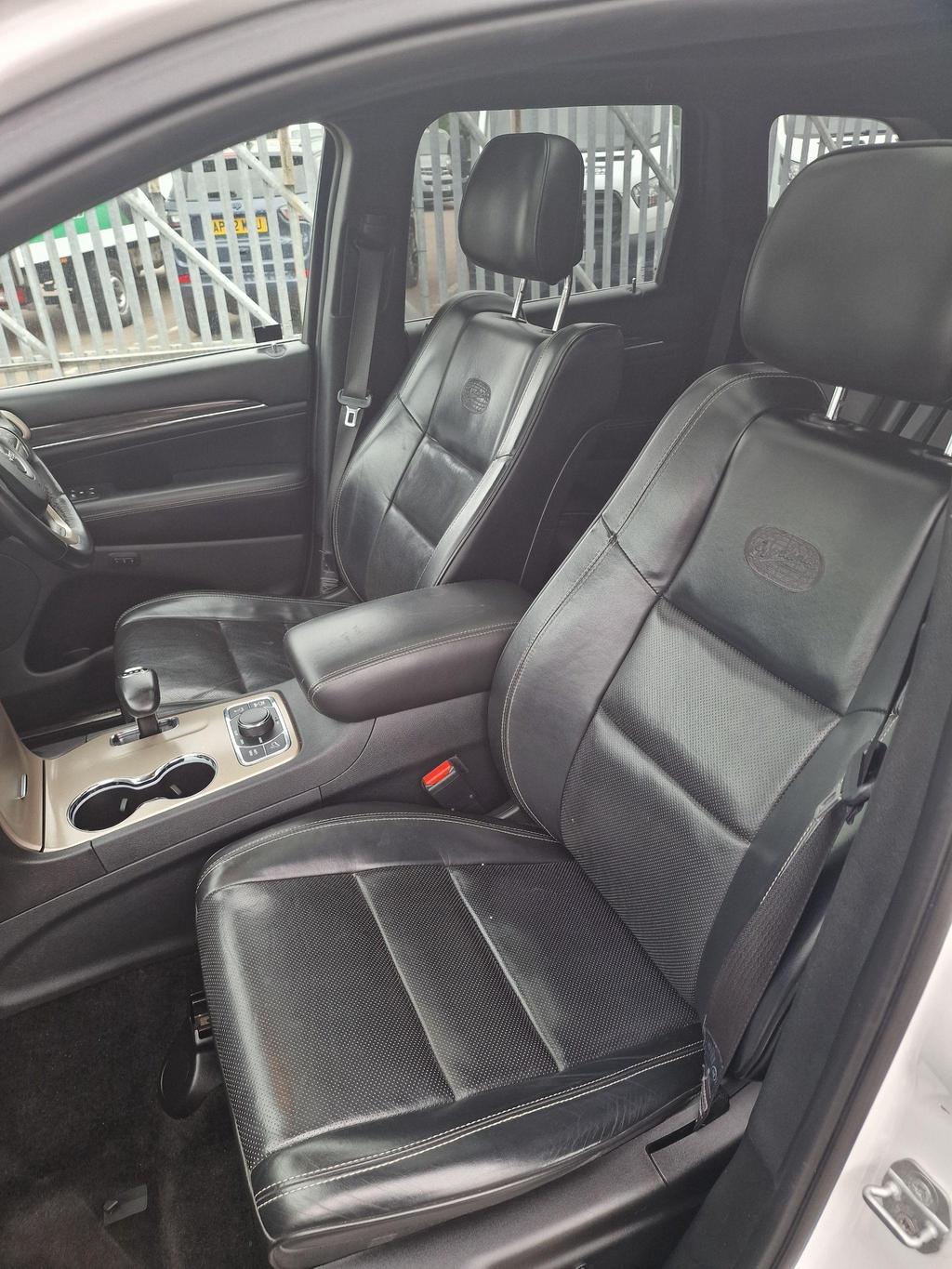 
								Jeep Grand Cherokee 2015 Auto White full									