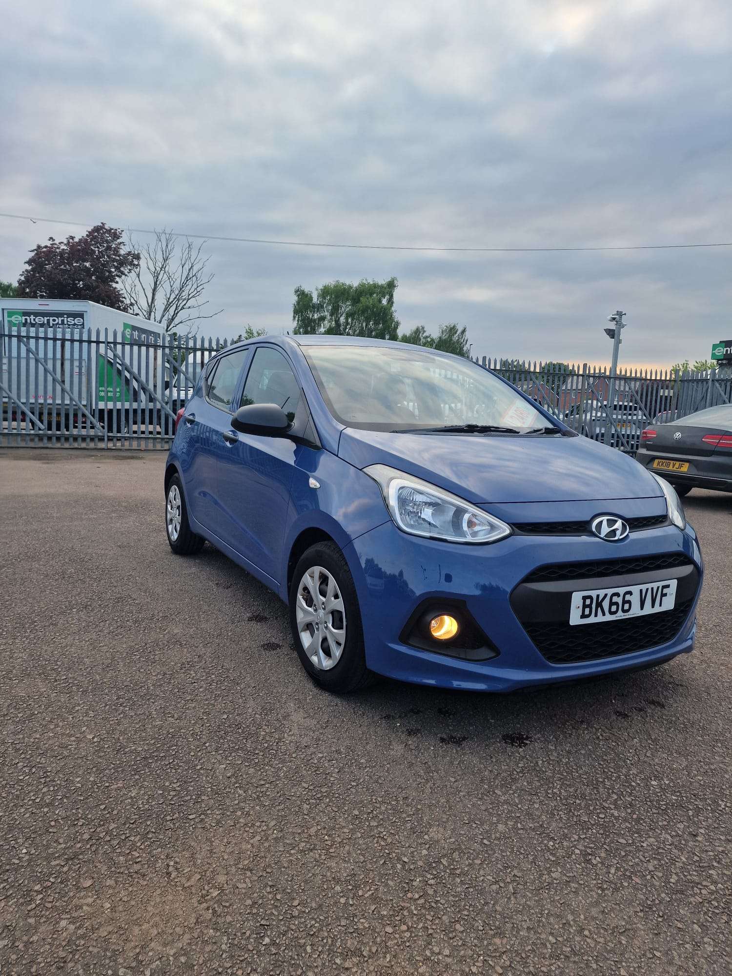 
								Hyundai i10 2016 1.0 full									
