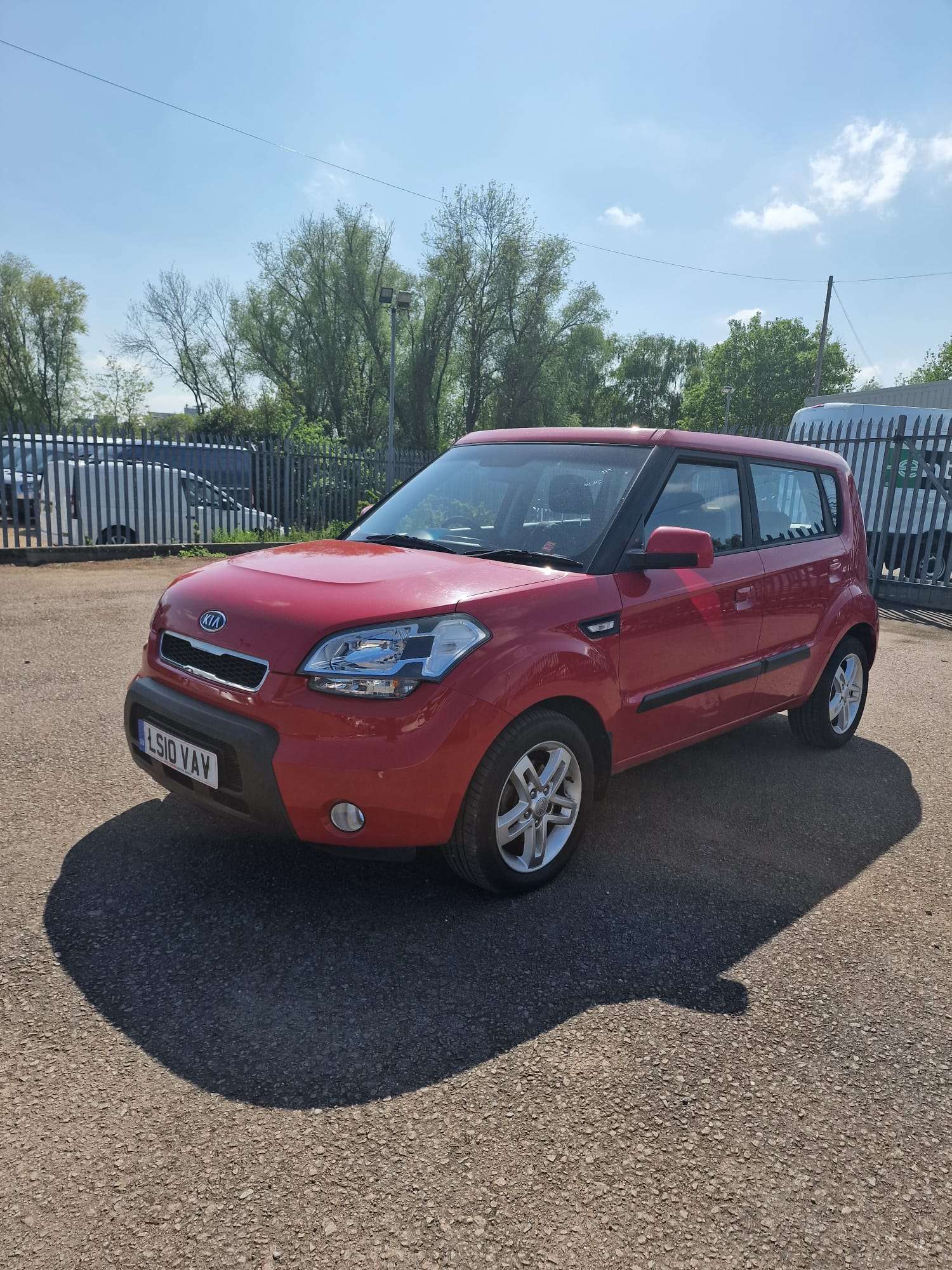 
								Kia Soul 2010 1.6 CRDi2 Auto full									