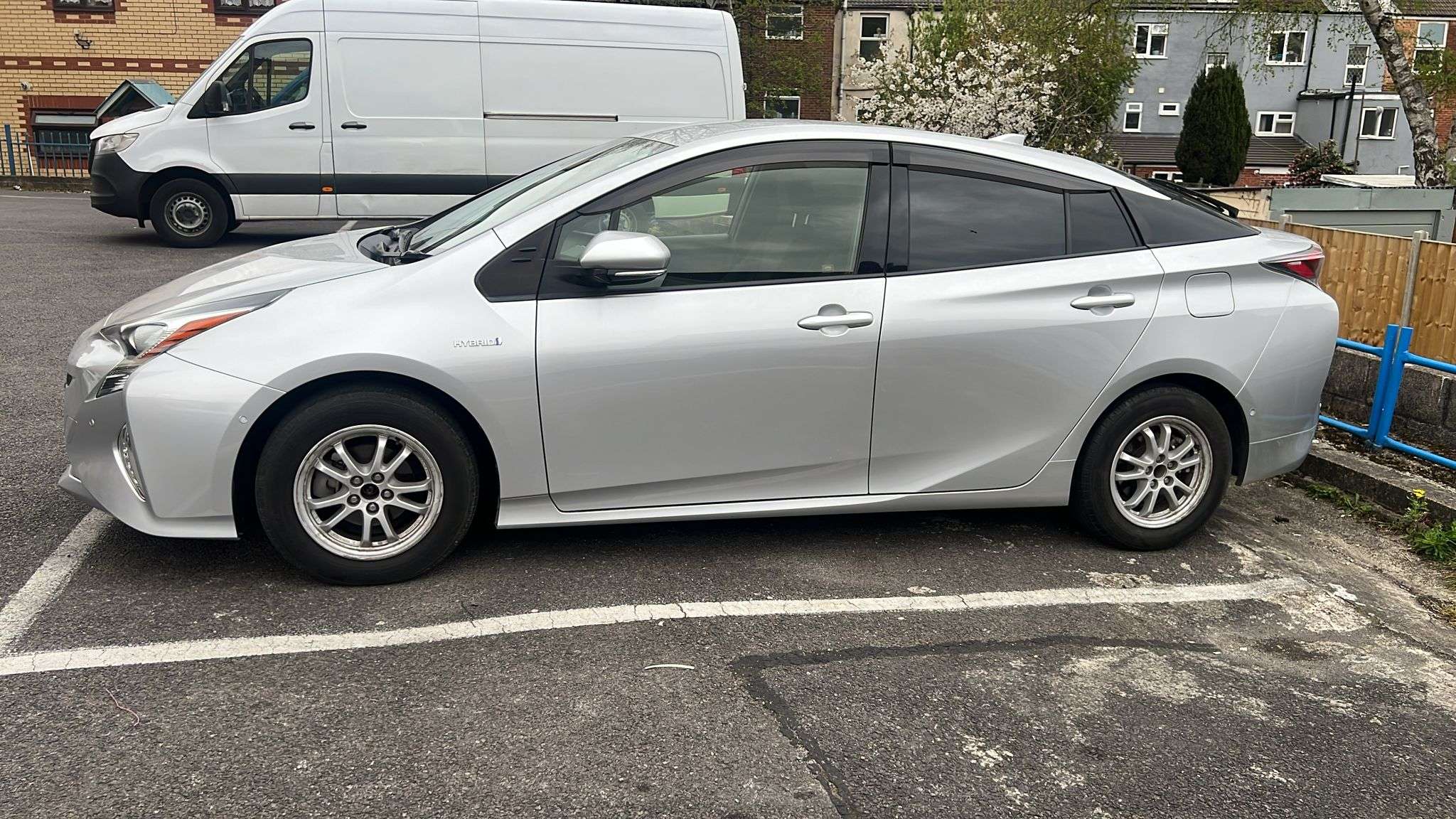 
								Toyota Prius 1.8L Auto full									