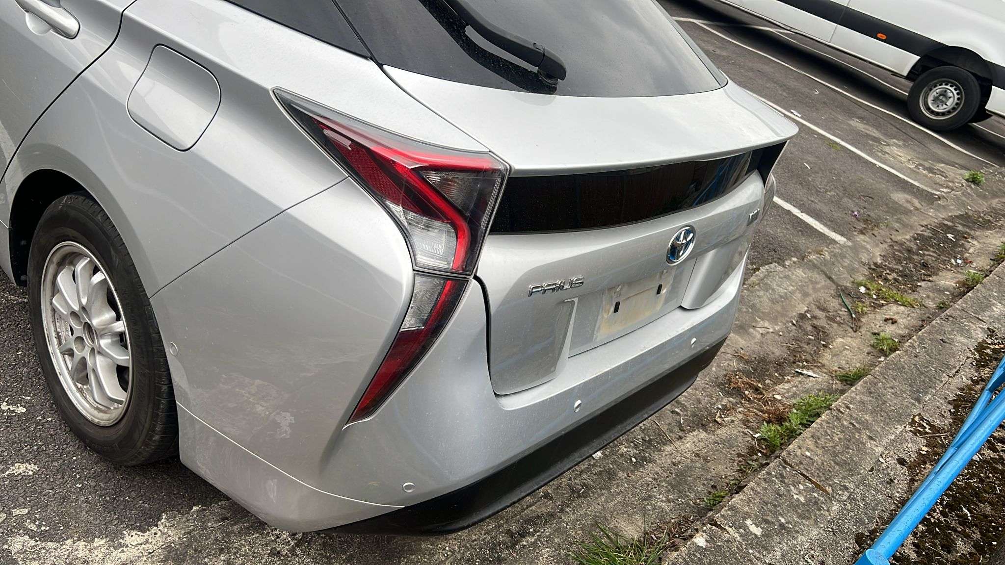 
								Toyota Prius 1.8L Auto full									