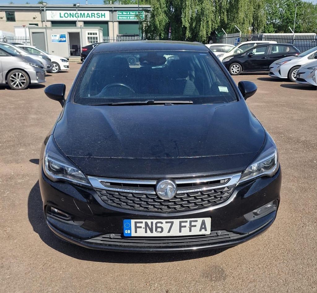 
								Vauxhall Astra 2017 1.6L Manual Black full									