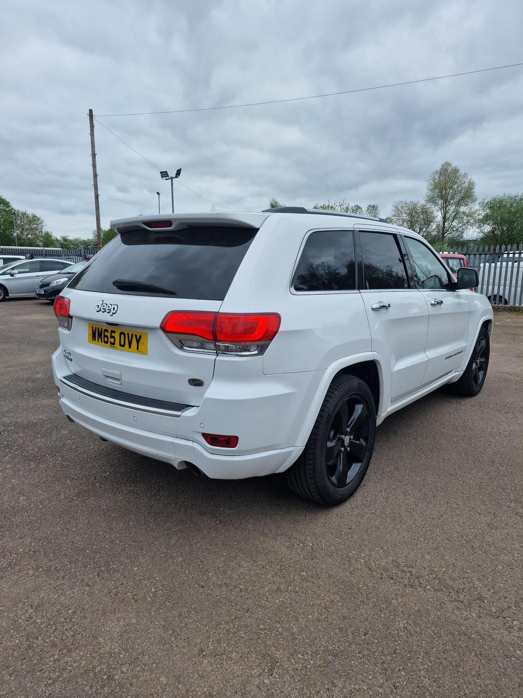 
								Jeep Grand Cherokee 2015 Auto White full									