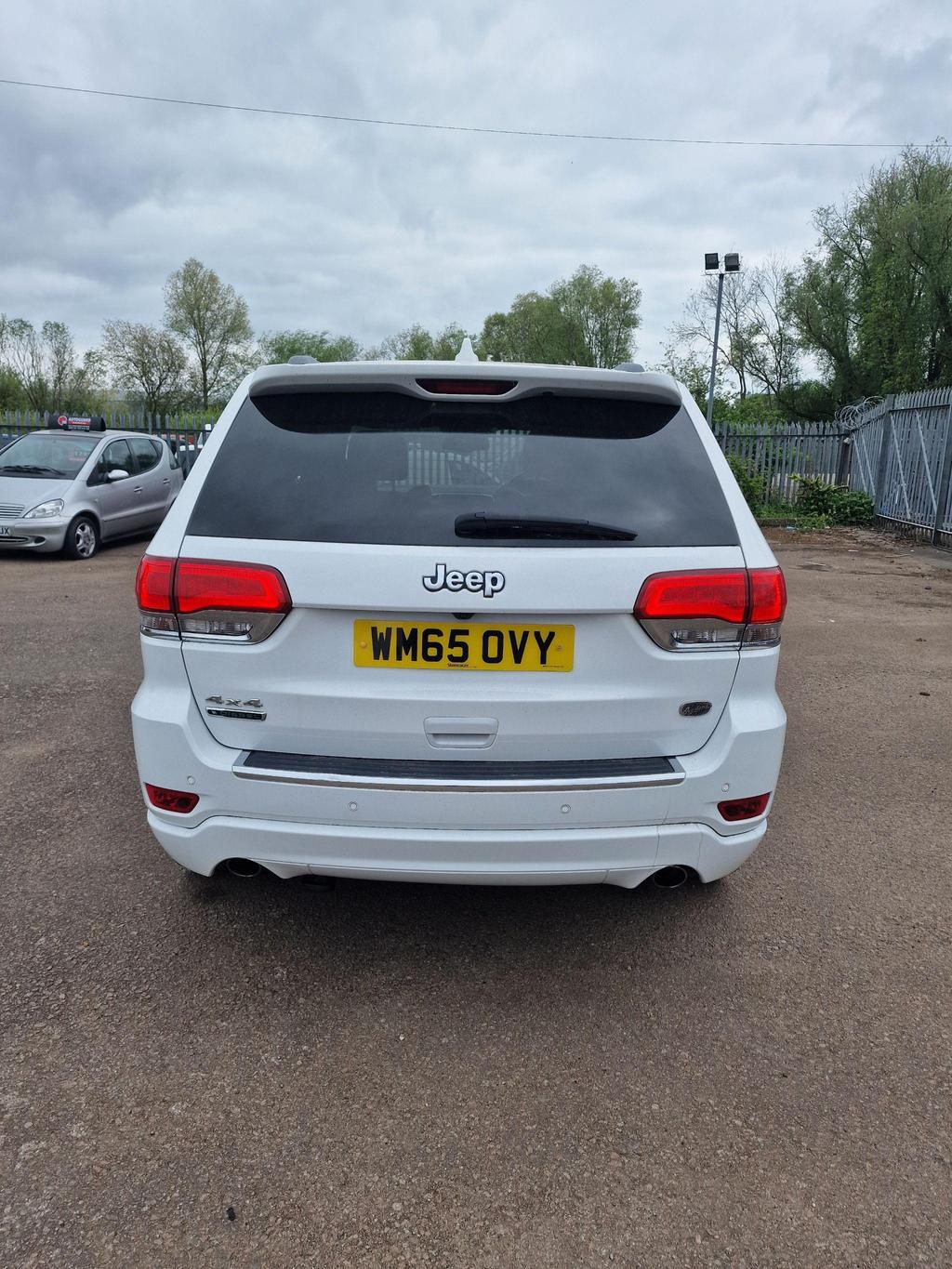 
								Jeep Grand Cherokee 2015 Auto White full									