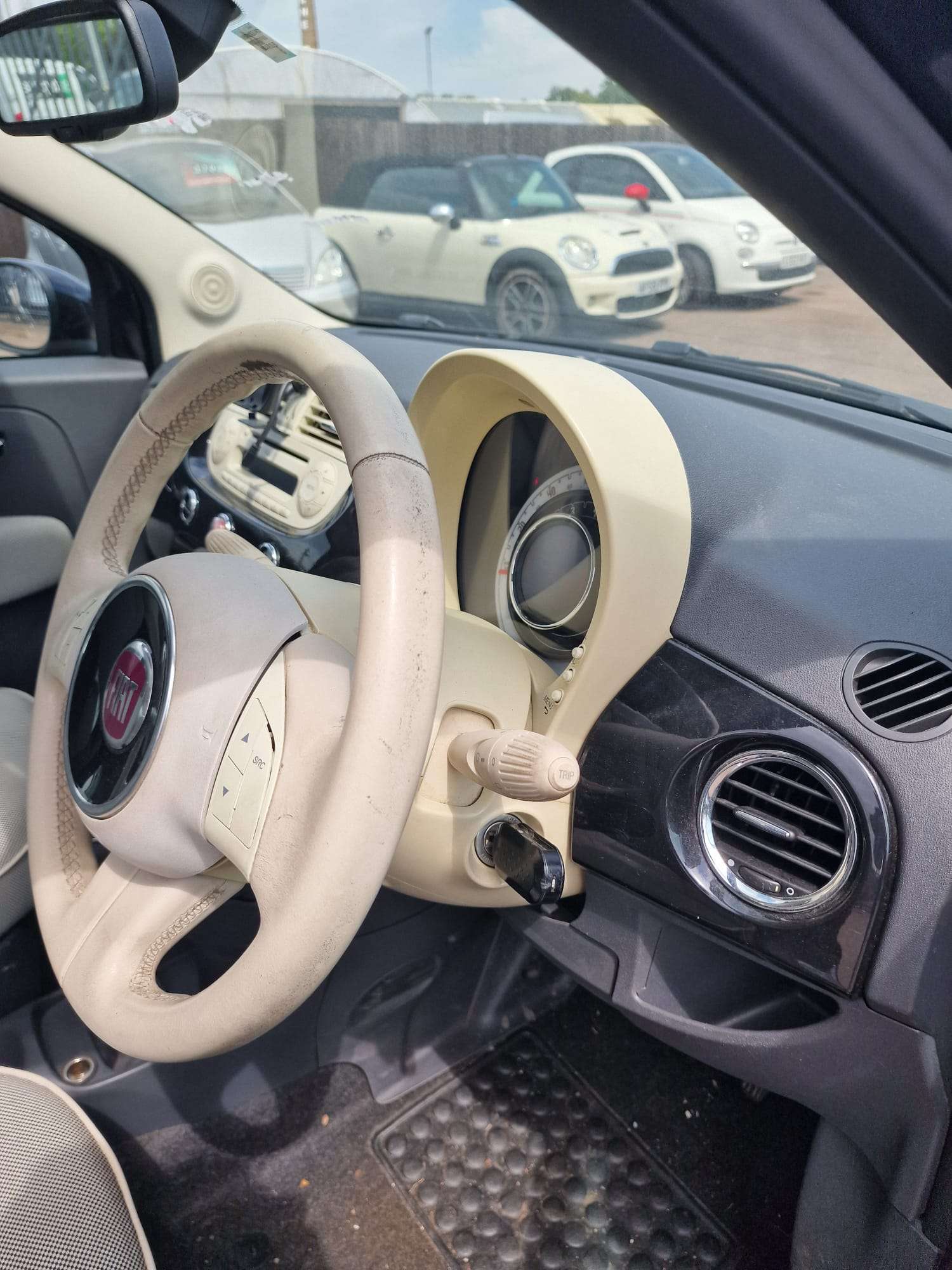 
								Fiat 500 Black 2014 Auto full									