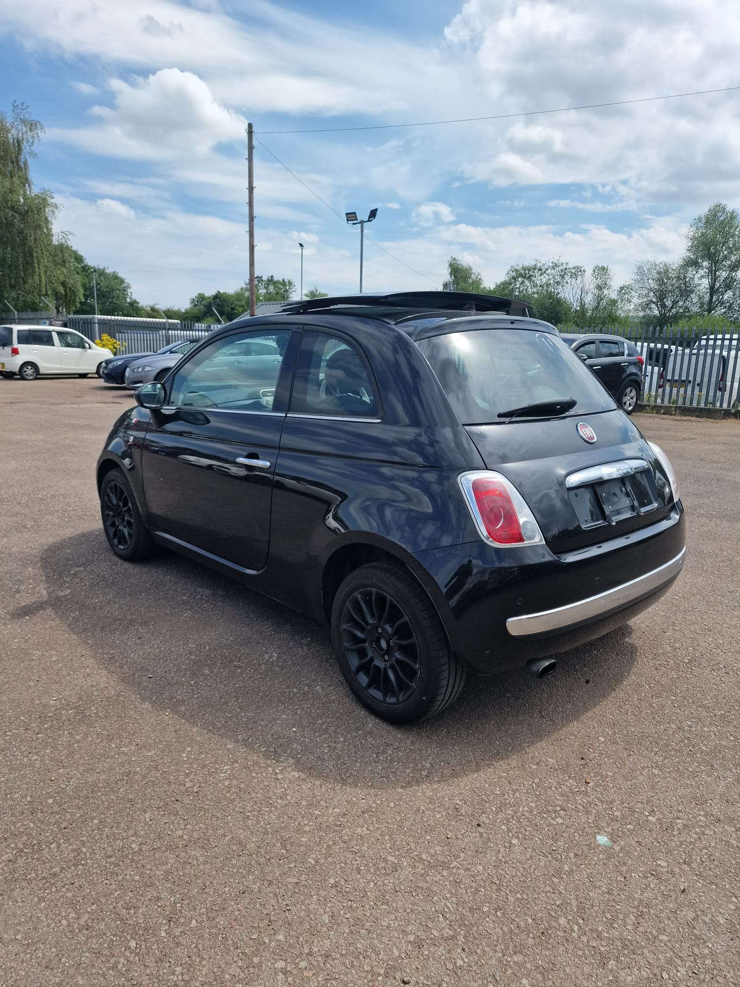 
								Fiat 500 Black 2014 Auto full									