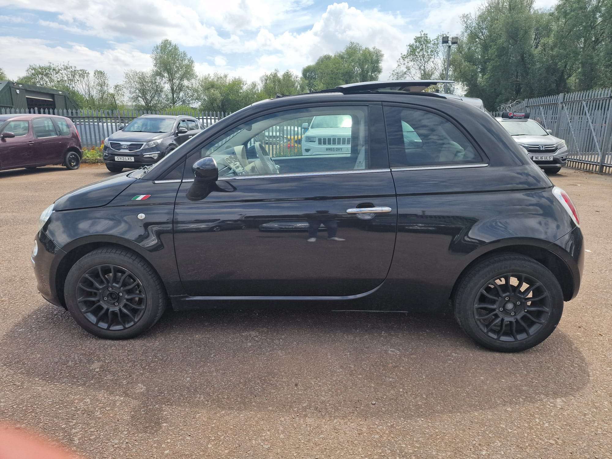 
								Fiat 500 Black 2014 Auto full									