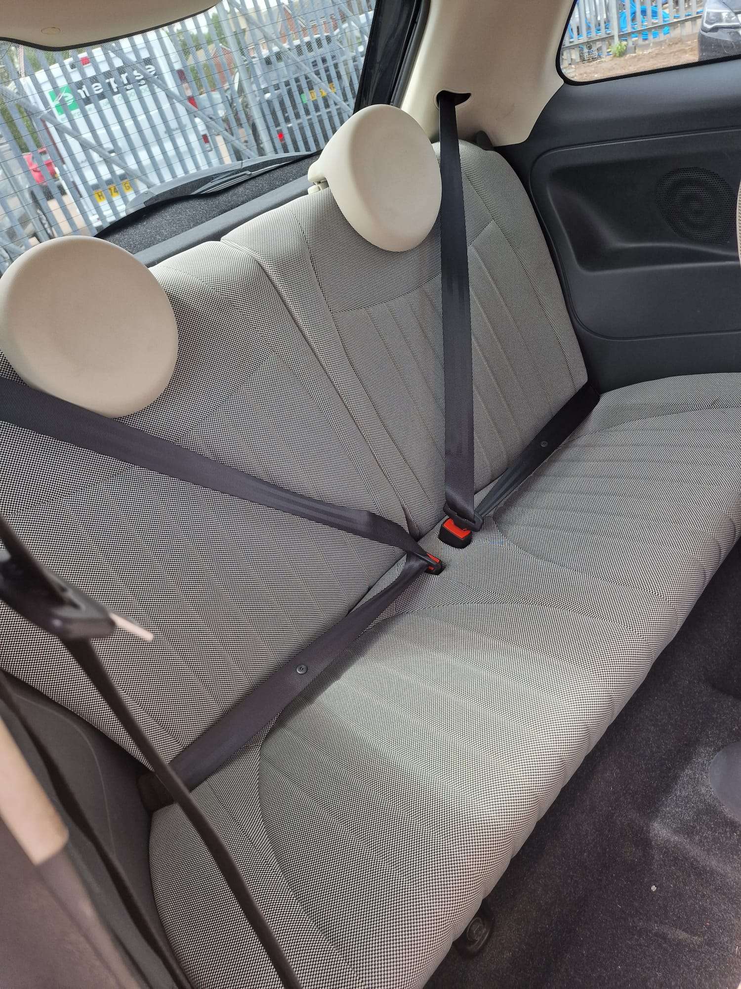 
								Fiat 500 Black 2014 Auto full									